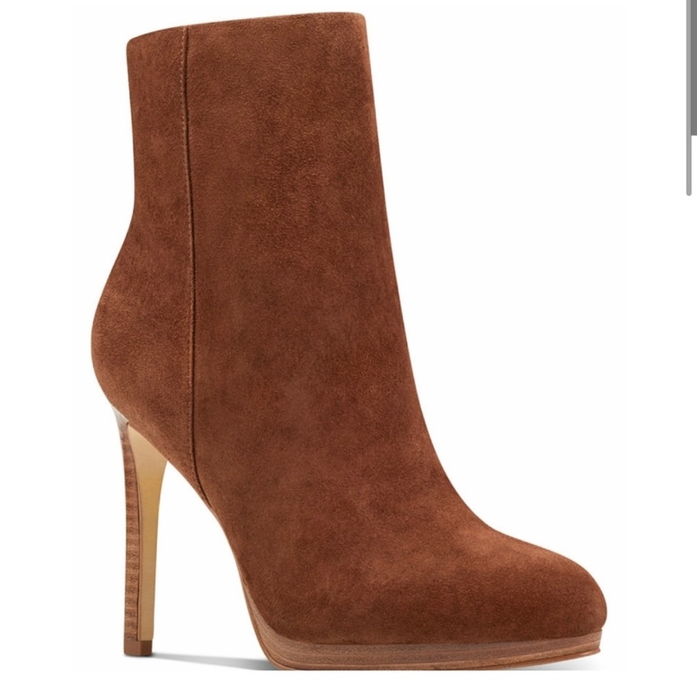 NWOT Querida Nine West Brown Booties